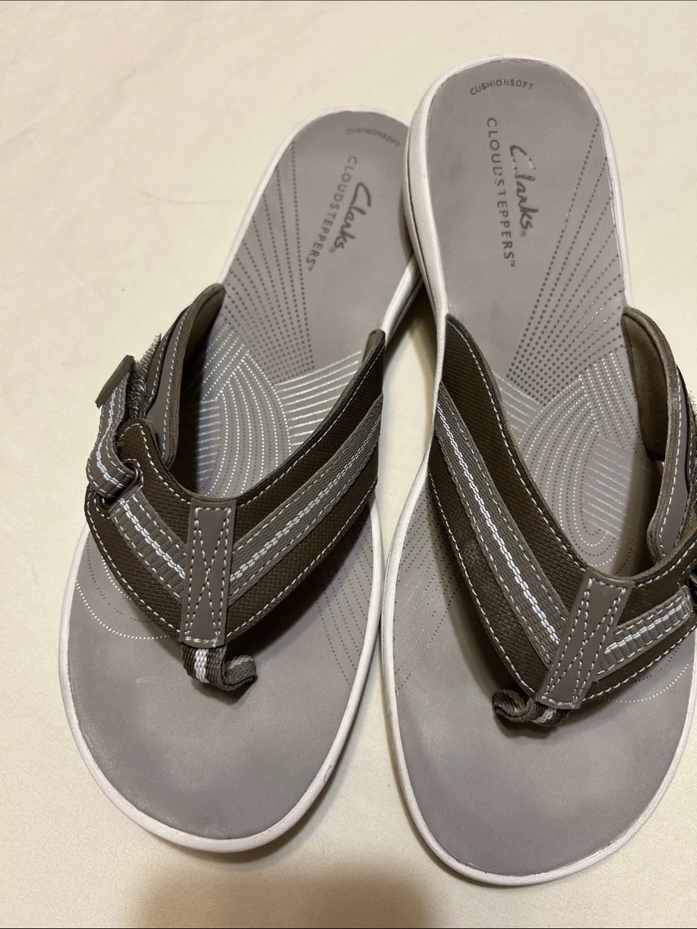 Clarks Men’s Gray and Brown Cloudsteppers Flip Flop Sandals
